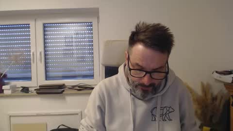 Snapshot of jackbauer9999 chatting on 01/18/26, 01:04 jackbauer9999 online show from 01/18/26, 01:04