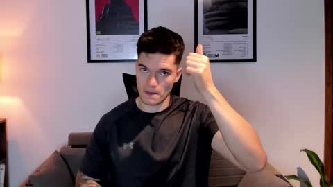 Snapshot of jackboy_2000 chatting on 10/15/25, 10:37 Jack J online show from 10/15/25, 10:37