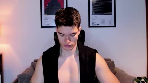 Snapshot of jackboy_2000 chatting on 10/31/25, 10:27 Jack J online show from 10/31/25, 10:27