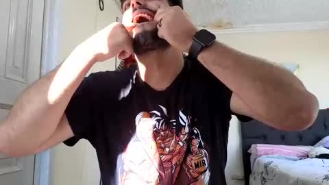 Snapshot of jackecuador chatting on 11/19/25, 01:44 Jack online show from 11/19/25, 01:44