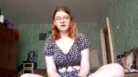 Snapshot of jackelyndubitsky chatting on 10/19/25, 08:59 I am Vanessa Help me reach 10 Thumbs Up online show from 10/19/25, 08:59