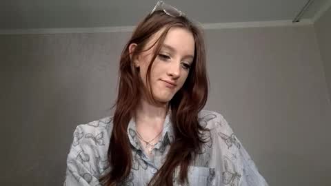 Lisa online show from 12/16/25, 01:05