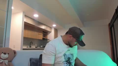 Snapshot of jackson_wayne__ chatting on 11/17/25, 12:49 Jackson Wayne online show from 11/17/25, 12:49