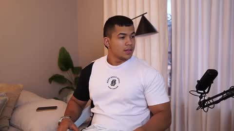 Snapshot of jacksonbell9 chatting on 11/15/25, 12:45 Jackson Bell online show from 11/15/25, 12:45