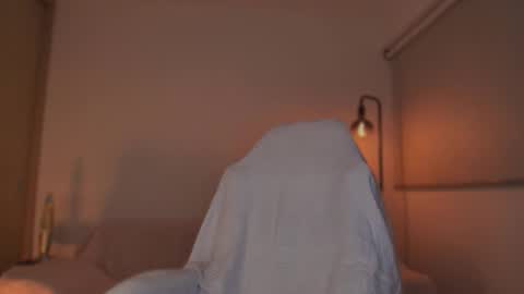 Linda Sofia help me get to 100 thumbs up online show from 09/14/25, 03:38