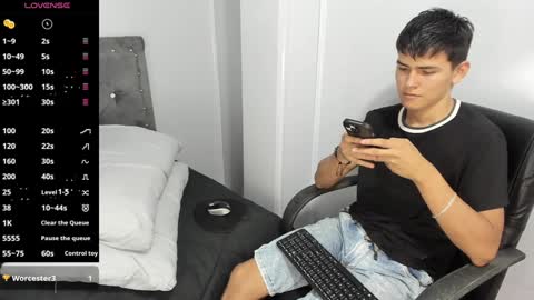 Snapshot of jacobb_lee chatting on 12/11/24, 07:36 Jacob Lee online show from 12/11/24, 07:36