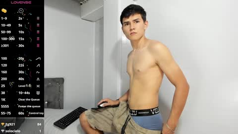 Snapshot of jacobb_lee chatting on 12/23/24, 07:20 Jacob Lee online show from 12/23/24, 07:20