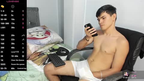Snapshot of jacobb_lee chatting on 01/21/25, 12:36 Jacob Lee online show from 01/21/25, 12:36