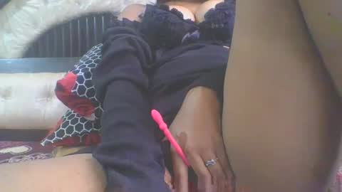 Snapshot of jacqueline_fernandez chatting on 09/15/25, 06:24 jacqueline_fernandez online show from 09/15/25, 06:24