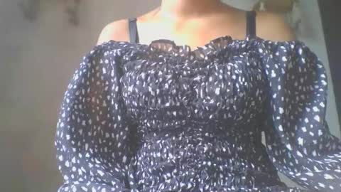 Snapshot of jacqueline_fernandez chatting on 09/19/25, 06:04 jacqueline_fernandez online show from 09/19/25, 06:04