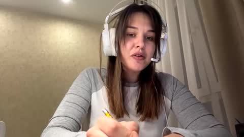 Mila read bio online show from 09/23/25, 02:53