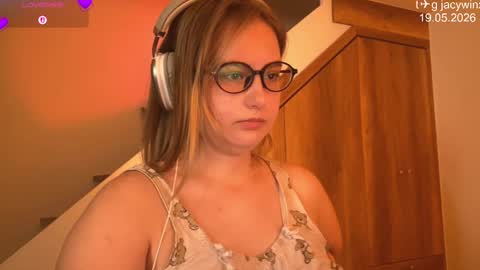 jacywinslat online show from 05/19/26, 06:42