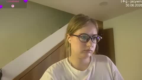 jacywinslat online show from 06/30/26, 05:03