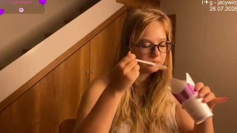 jacywinslat online show from 07/26/26, 09:11