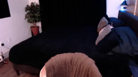 Jade online show from 09/29/25, 01:55