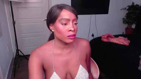 Jade online show from 11/05/25, 12:10