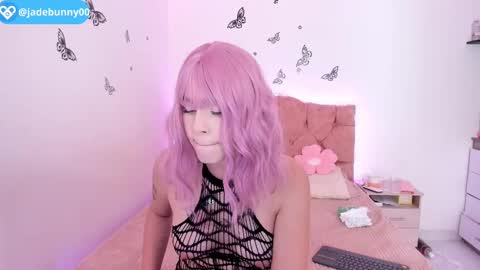 Snapshot of jade__weed chatting on 09/19/25, 12:12 online show from 09/19/25, 12:12