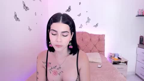 Snapshot of jade__weed chatting on 10/25/25, 01:13 online show from 10/25/25, 01:13