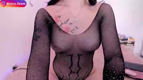 Snapshot of jade__weed chatting on 10/26/25, 11:20 online show from 10/26/25, 11:20