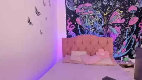 Snapshot of jade__weed chatting on 11/27/25, 12:02 online show from 11/27/25, 12:02