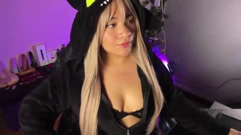 Jade online show from 11/09/25, 02:54