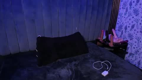 Jade online show from 12/04/25, 03:16