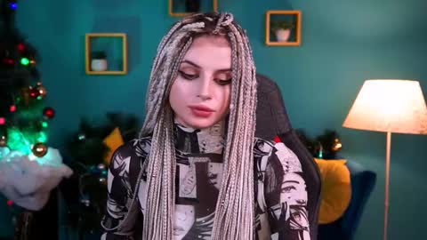 jade_castle online show from 12/19/24, 06:23