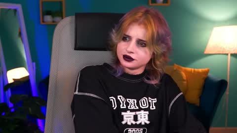 jade_castle online show from 02/04/25, 08:02