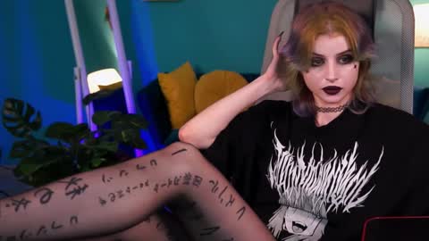 jade_castle online show from 02/05/25, 08:11