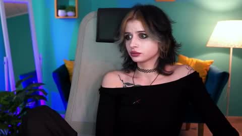 jade_castle online show from 02/21/25, 08:29