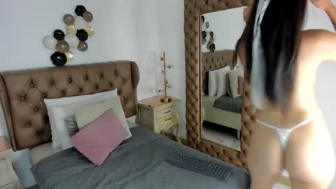 Snapshot of jade_esmeralda chatting on 10/10/25, 07:57 jade esmeralda online show from 10/10/25, 07:57