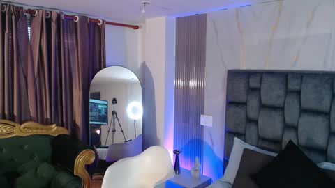 Sara online show from 10/01/25, 12:11