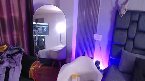 Sara online show from 10/11/25, 12:15