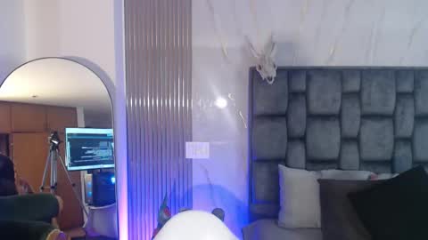 Sara online show from 10/20/25, 12:16