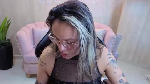 Jade  online show from 10/14/25, 04:13