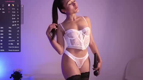 Snapshot of jade_paris chatting on 11/02/25, 06:10 Jade Paris online show from 11/02/25, 06:10