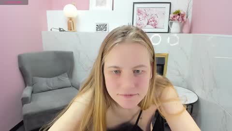 Snapshot of jade_soft chatting on 12/22/24, 03:33 Jade online show from 12/22/24, 03:33