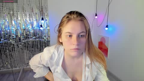 Snapshot of jade_soft chatting on 12/22/24, 01:33 Jade online show from 12/22/24, 01:33