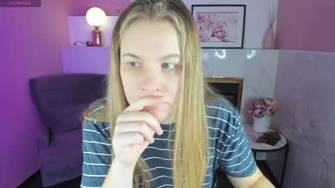 Snapshot of jade_soft chatting on 01/11/25, 01:32 Jade online show from 01/11/25, 01:32