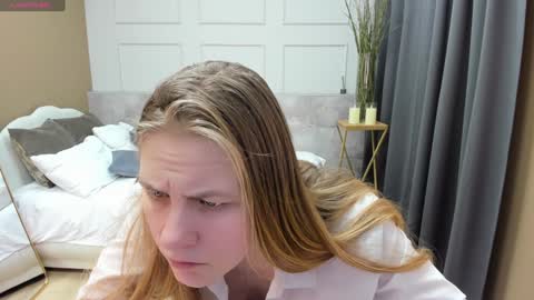 Snapshot of jade_soft chatting on 01/23/25, 12:14 Jade online show from 01/23/25, 12:14