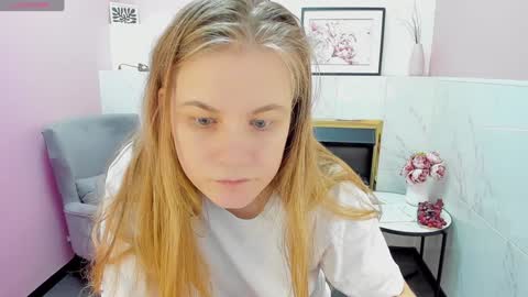 Snapshot of jade_soft chatting on 02/02/25, 01:30 Jade online show from 02/02/25, 01:30