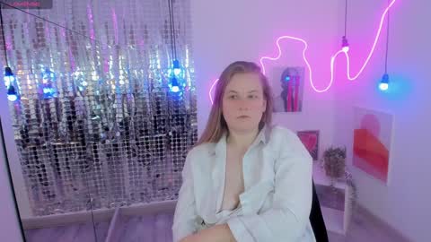 Snapshot of jade_soft chatting on 02/08/25, 11:45 Jade online show from 02/08/25, 11:45