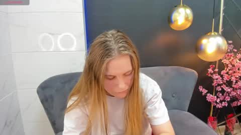 Snapshot of jade_soft chatting on 02/16/25, 07:49 Jade online show from 02/16/25, 07:49