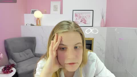 Snapshot of jade_soft chatting on 02/20/25, 12:30 Jade online show from 02/20/25, 12:30