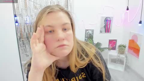 Snapshot of jade_soft chatting on 02/21/25, 08:49 Jade online show from 02/21/25, 08:49