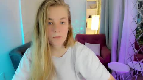 Snapshot of jade_soft chatting on 09/19/25, 08:31 Jade online show from 09/19/25, 08:31