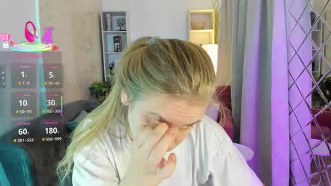 Snapshot of jade_soft chatting on 09/24/25, 08:23 Jade online show from 09/24/25, 08:23