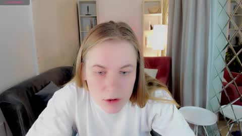 Snapshot of jade_soft chatting on 10/18/25, 09:04 Jade online show from 10/18/25, 09:04