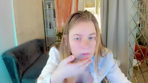 Jade online show from 12/21/25, 01:29