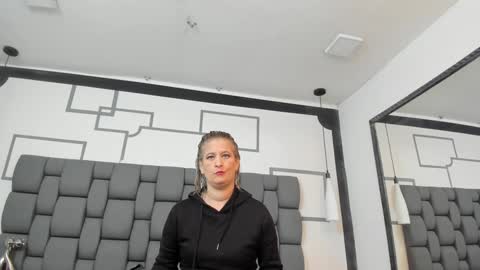 Jade  online show from 12/06/24, 11:11